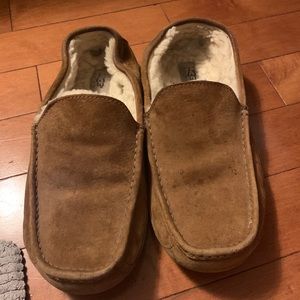 Ugg’s Slippers Size 11